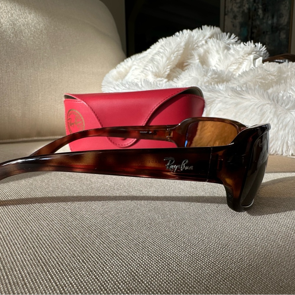 Ray Ban Sunglasses - Picture 4 of 5
